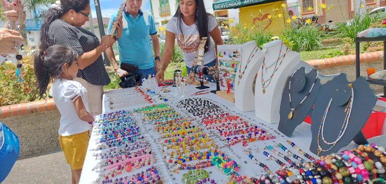 El Mercado Campesino y el Concurso Gastronomico en Marsella iniciativas que promueven emprendimientos productivos y gastronomicos del campo 11